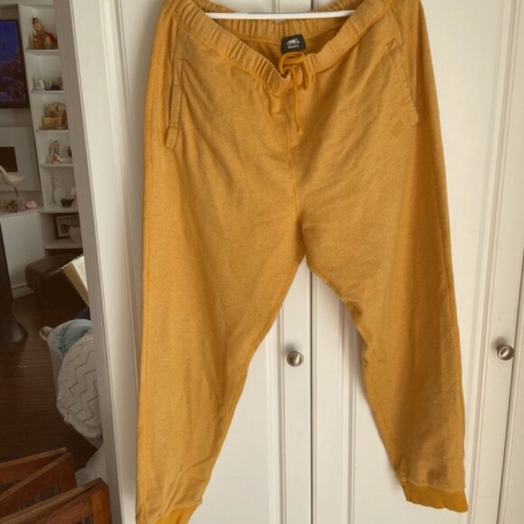 Roots Golden Yellow Women's Sweatpants in Size XL EUC - Picture 1 of 13